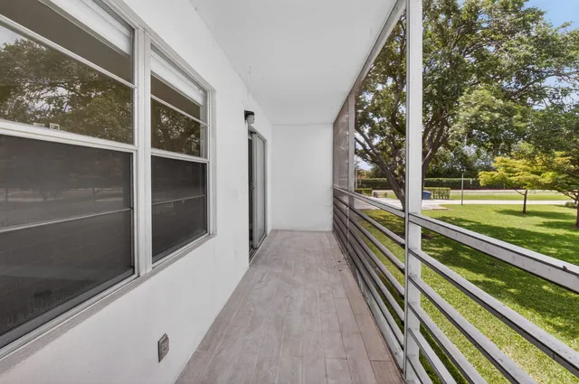 Residence photo 32