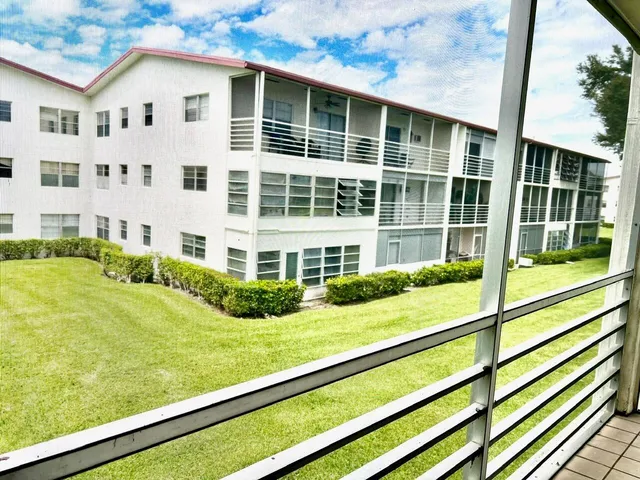 Residence photo 37