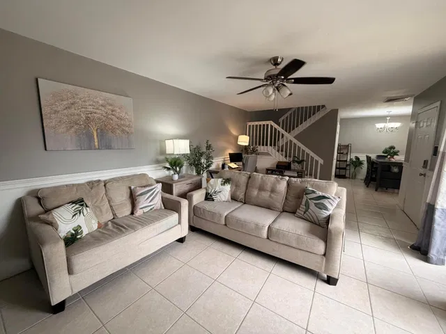 Residence photo 3