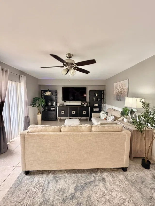 Residence photo 5