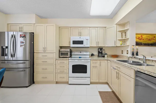  Residence photo 5