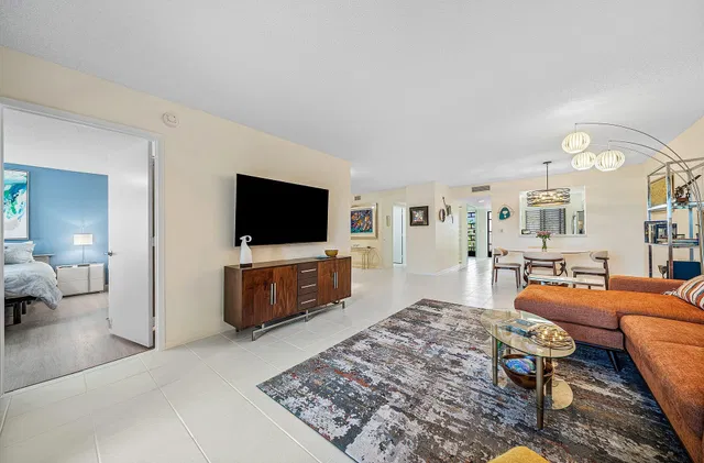  Residence photo 8