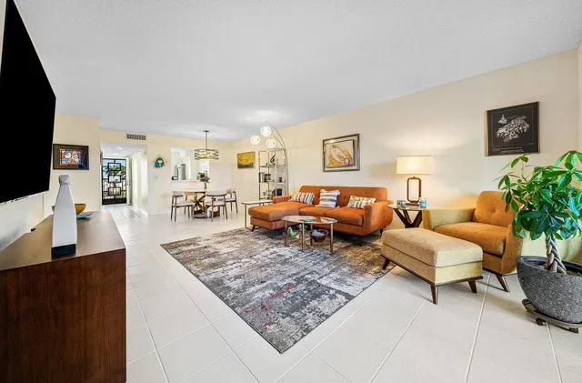  Residence photo 13