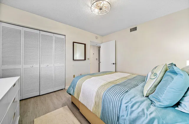  Residence photo 17