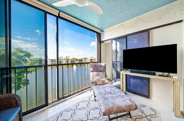  Residence photo 27