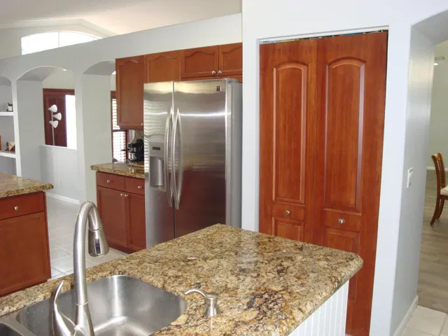 Residence photo 3
