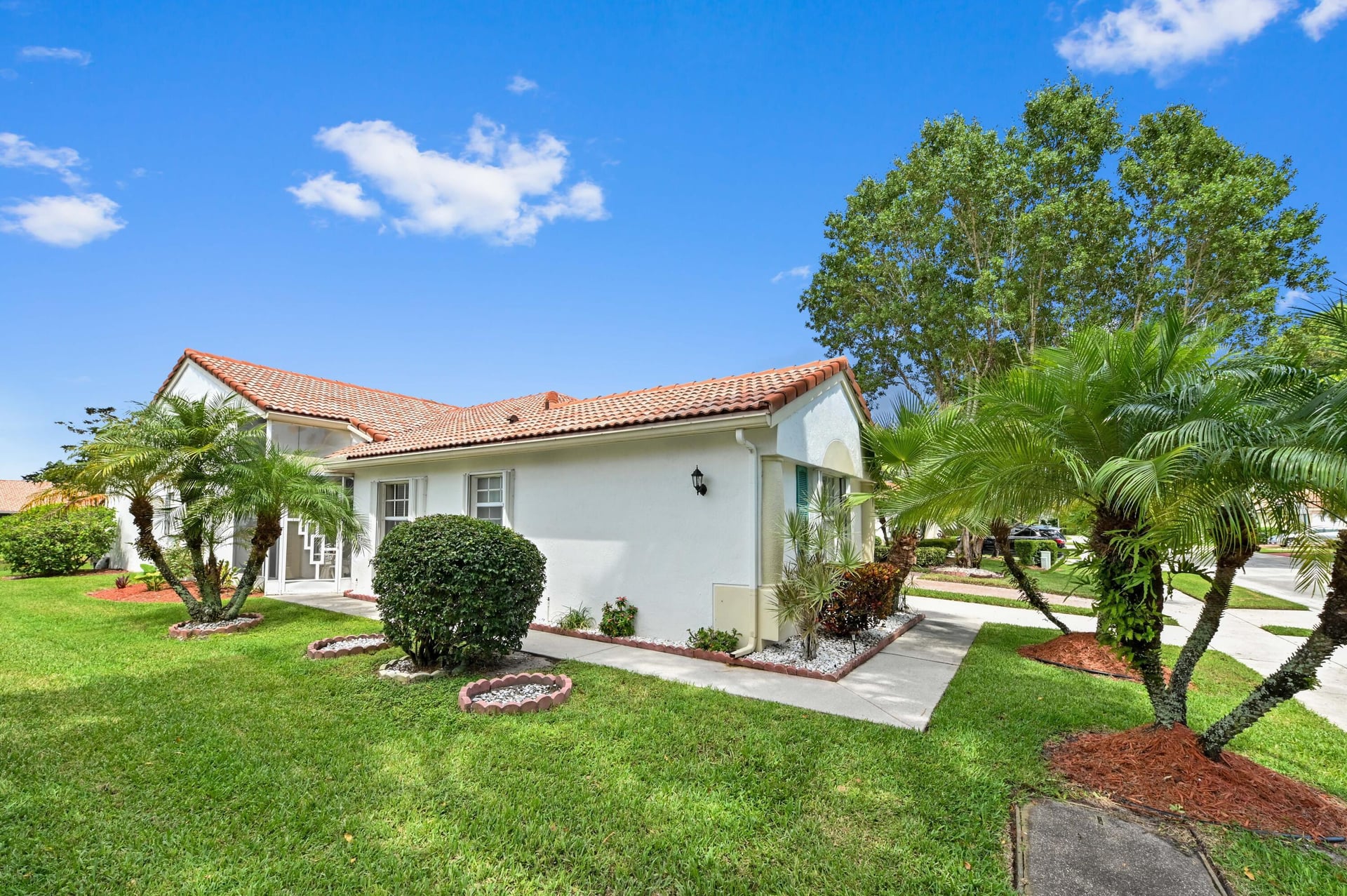 Residence photo 2