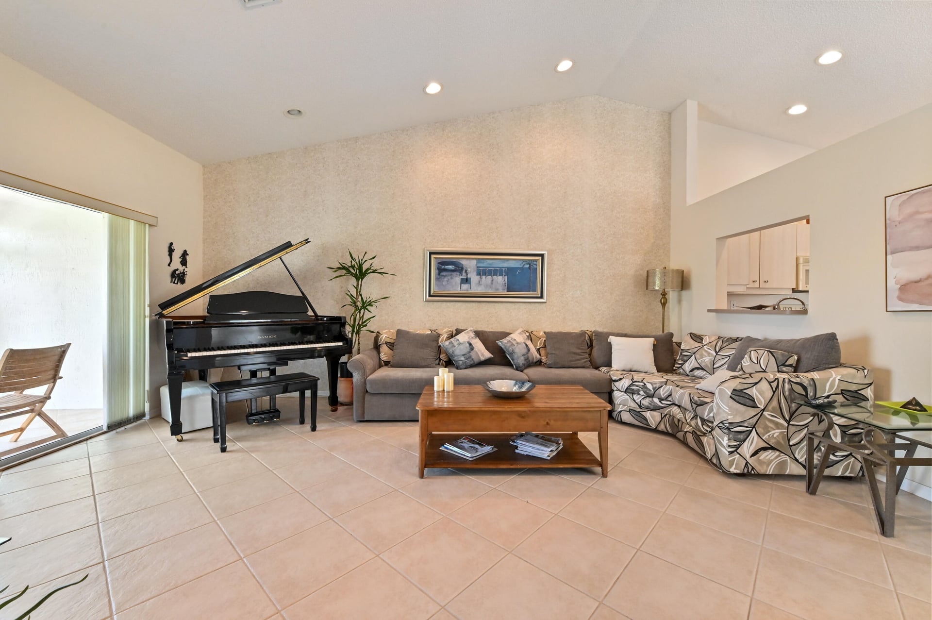 Residence photo 16