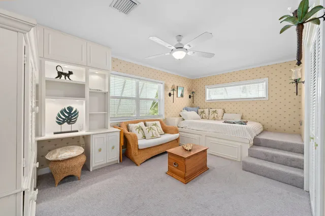 Residence photo 12