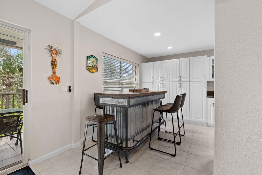 Unit 202 photo 18