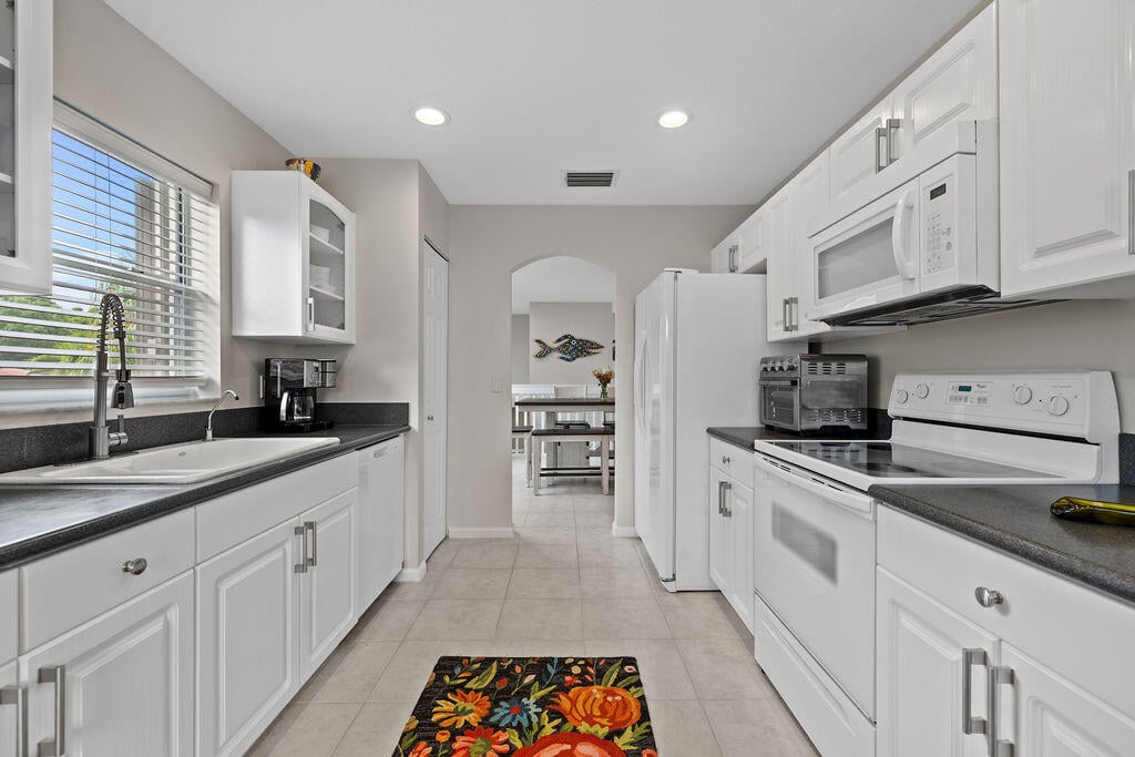 Unit 202 photo 20