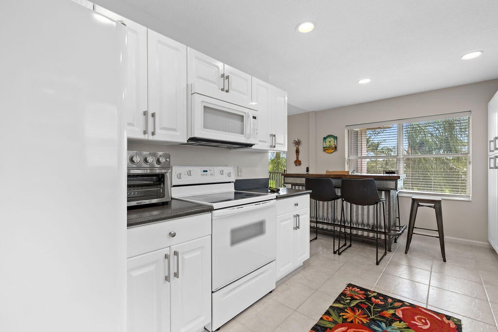Unit 202 photo 25
