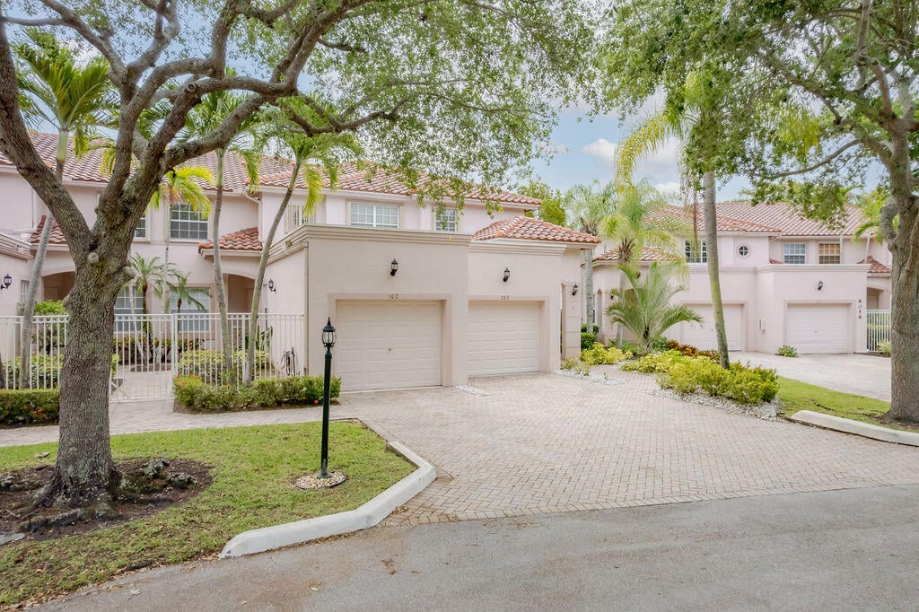 Unit 202 photo 71