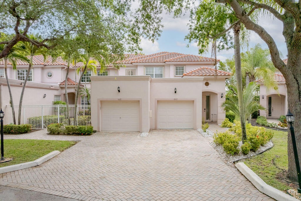 Unit 202 photo 72