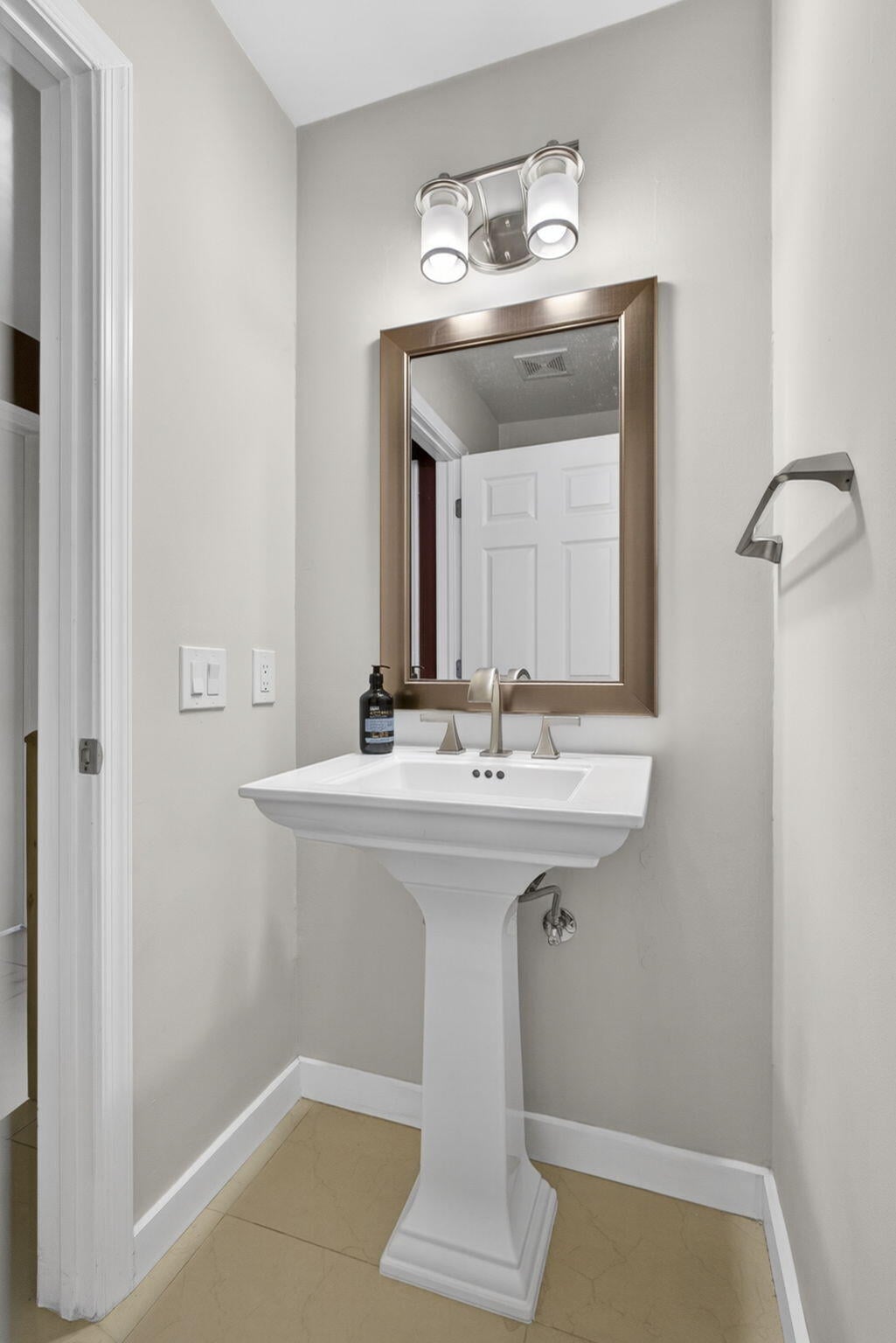  Residence photo 21