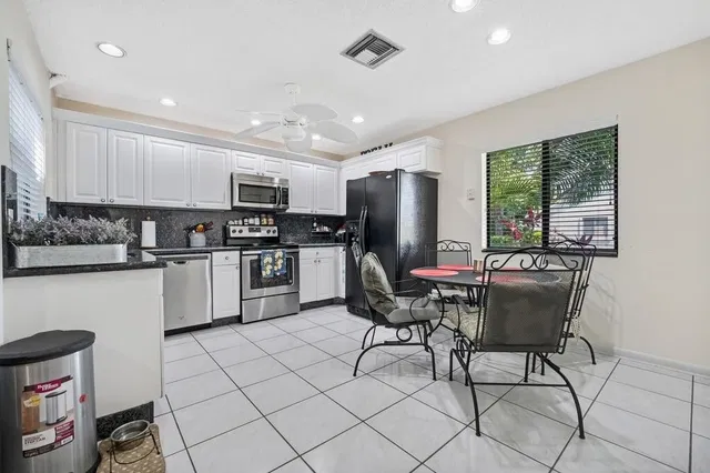 Residence photo 14