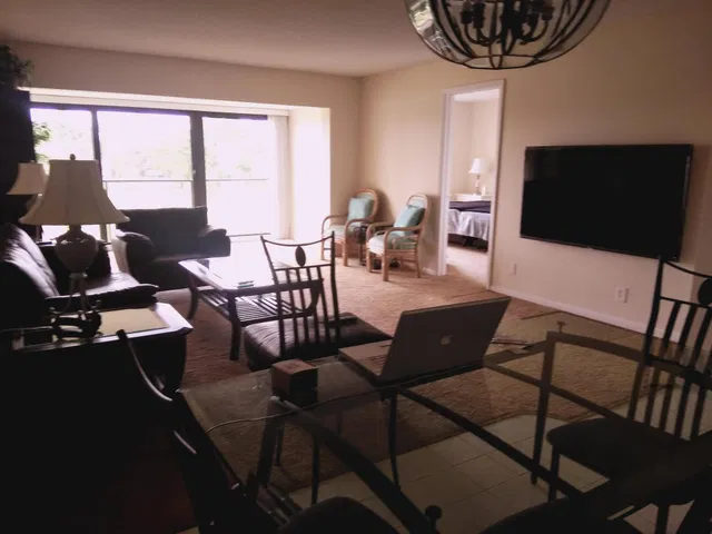 Unit 307 photo 7