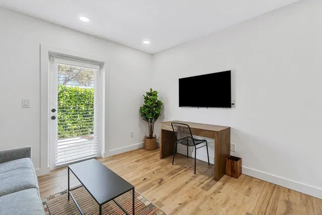 SoSo West Palm Beach Residence photo 21