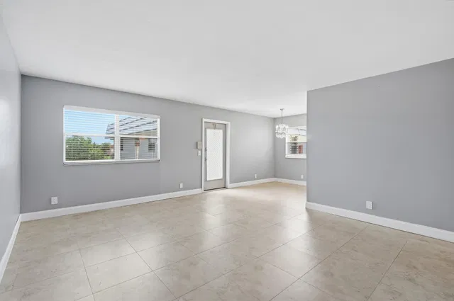 Residence photo 6