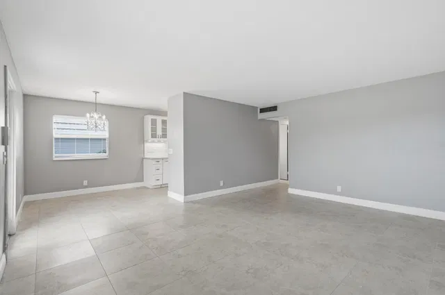 Residence photo 7