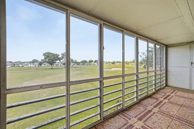 Residence photo 18