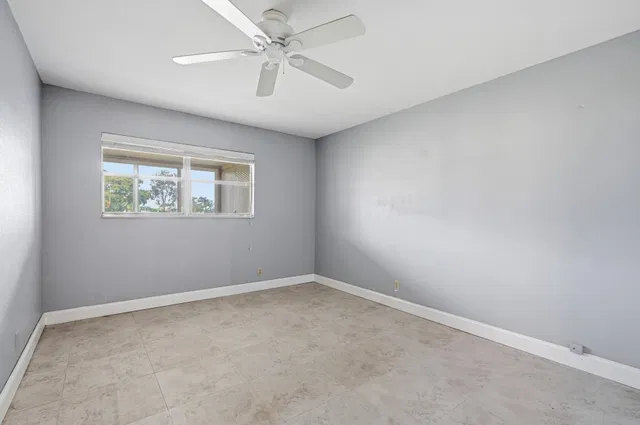 Residence photo 24
