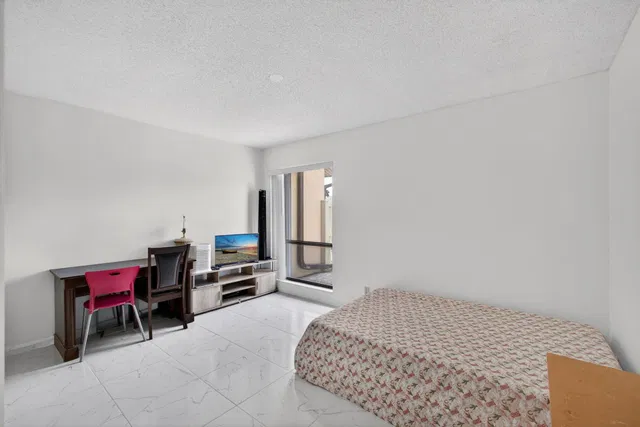 Unit F photo 23
