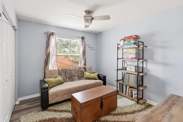 Residence photo 38