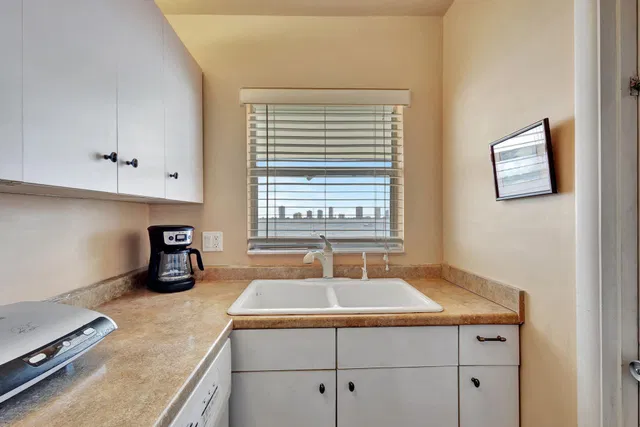 Unit 304 photo 19