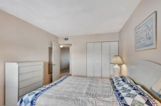 Unit 304 photo 23
