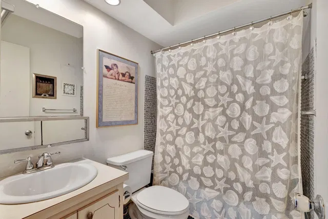 Unit 304 photo 24