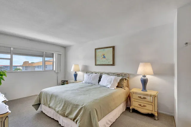 Unit 304 photo 26