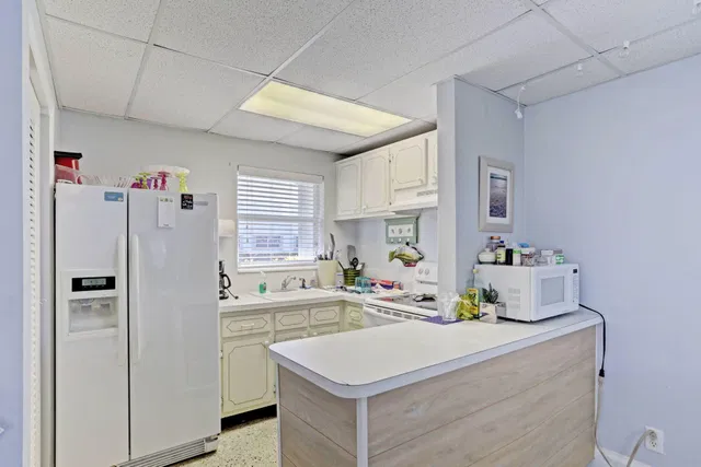 Unit 304 photo 58