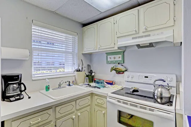 Unit 304 photo 59
