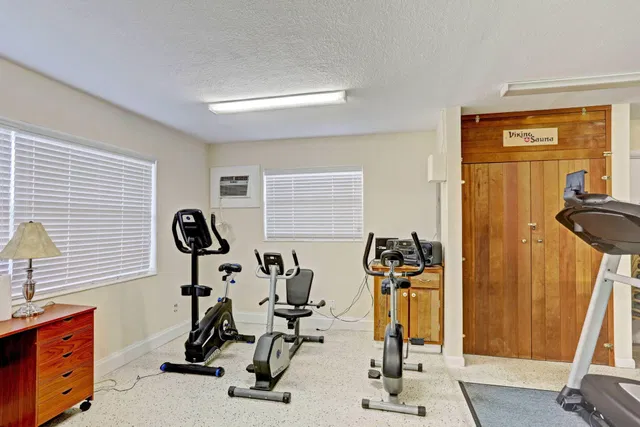 Unit 304 photo 60