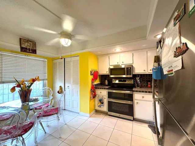 Unit 304 photo 2