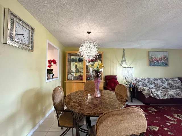 Unit 304 photo 8