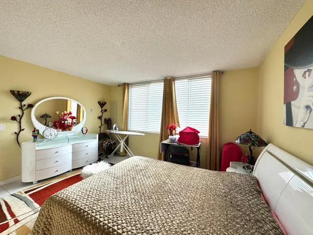 Unit 304 photo 14