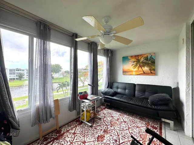 Unit 304 photo 17