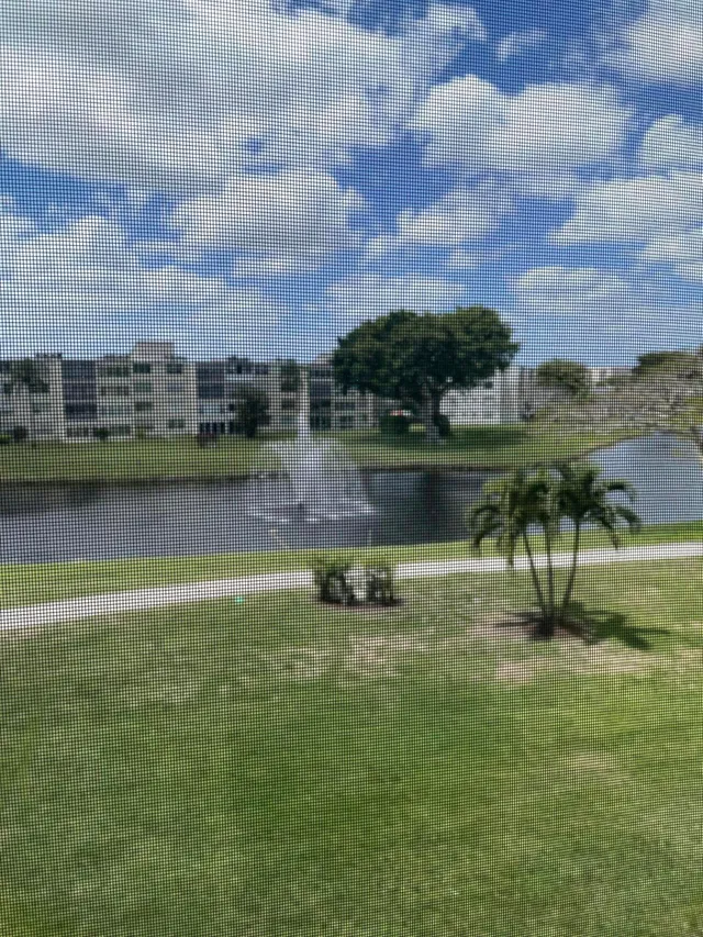 Unit 304 photo 18