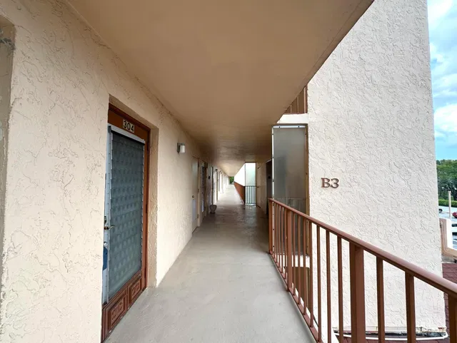 Unit 304 photo 19