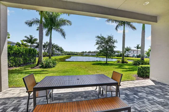 Boca Bridges Residence photo 22