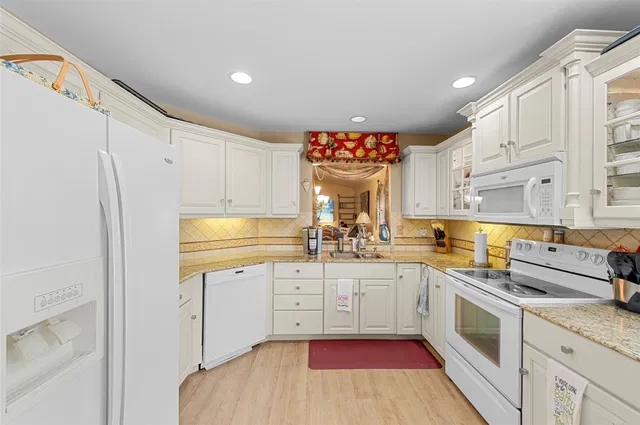 Residence photo 5