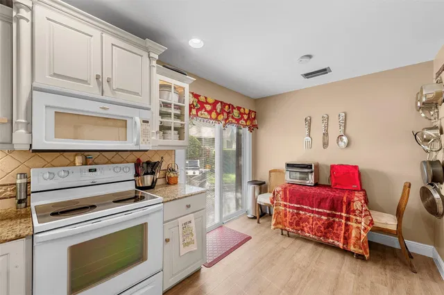 Residence photo 9