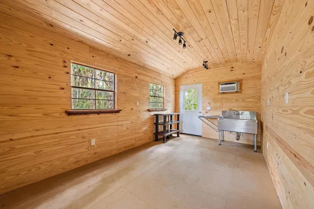  Residence photo 9
