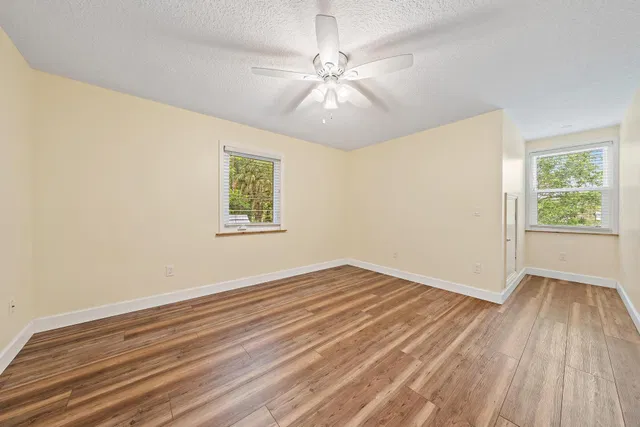  Residence photo 20