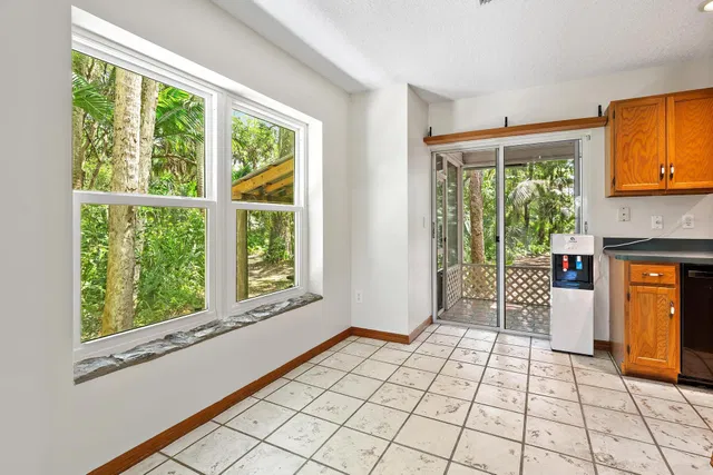  Residence photo 30
