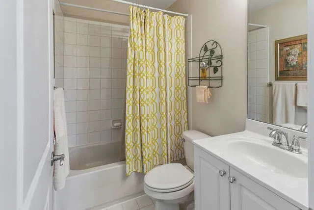 Unit 211 photo 16