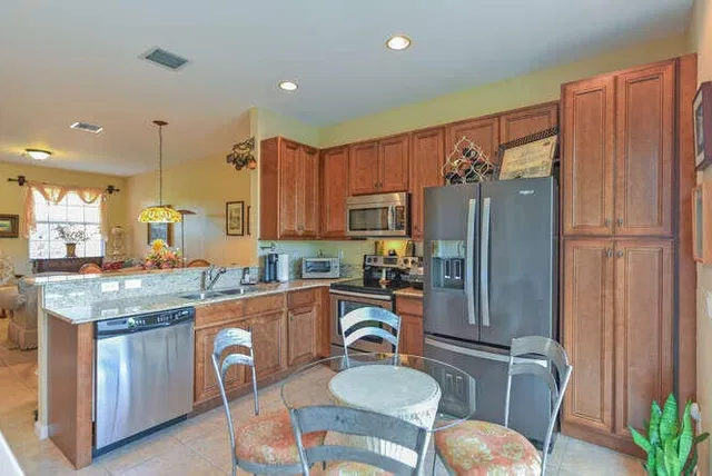 Unit 211 photo 23