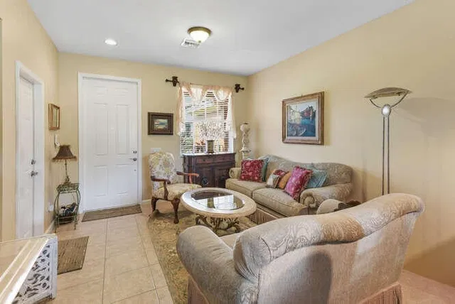 Unit 211 photo 28